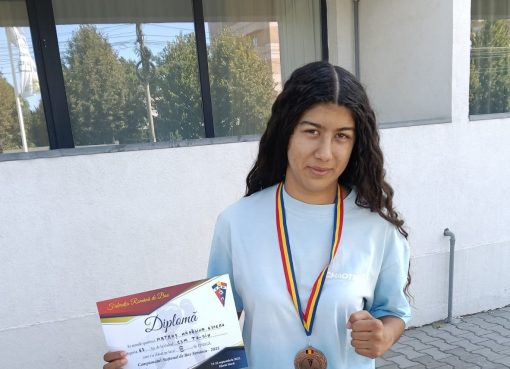 Mădălina Matraș a cucerit medalia de bronz la Campionatul Național la Box Feminin, ediția 2025. Sportiva de la CSM Târgu Jiu a intrat în ring la categoria 63 de kilograme