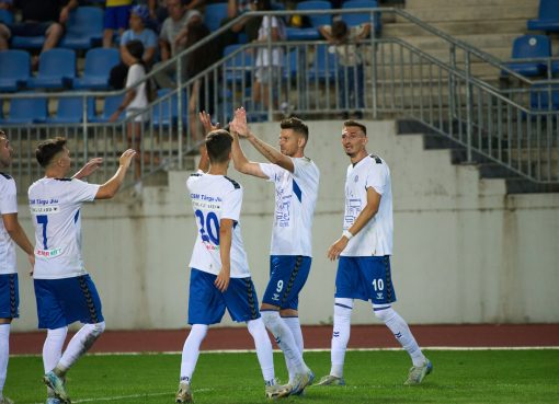 CSM Târgu Jiu, prima victorie pe teren propriu din acest sezon! CSM Târgu Jiu -ACSO Filiași 3-1