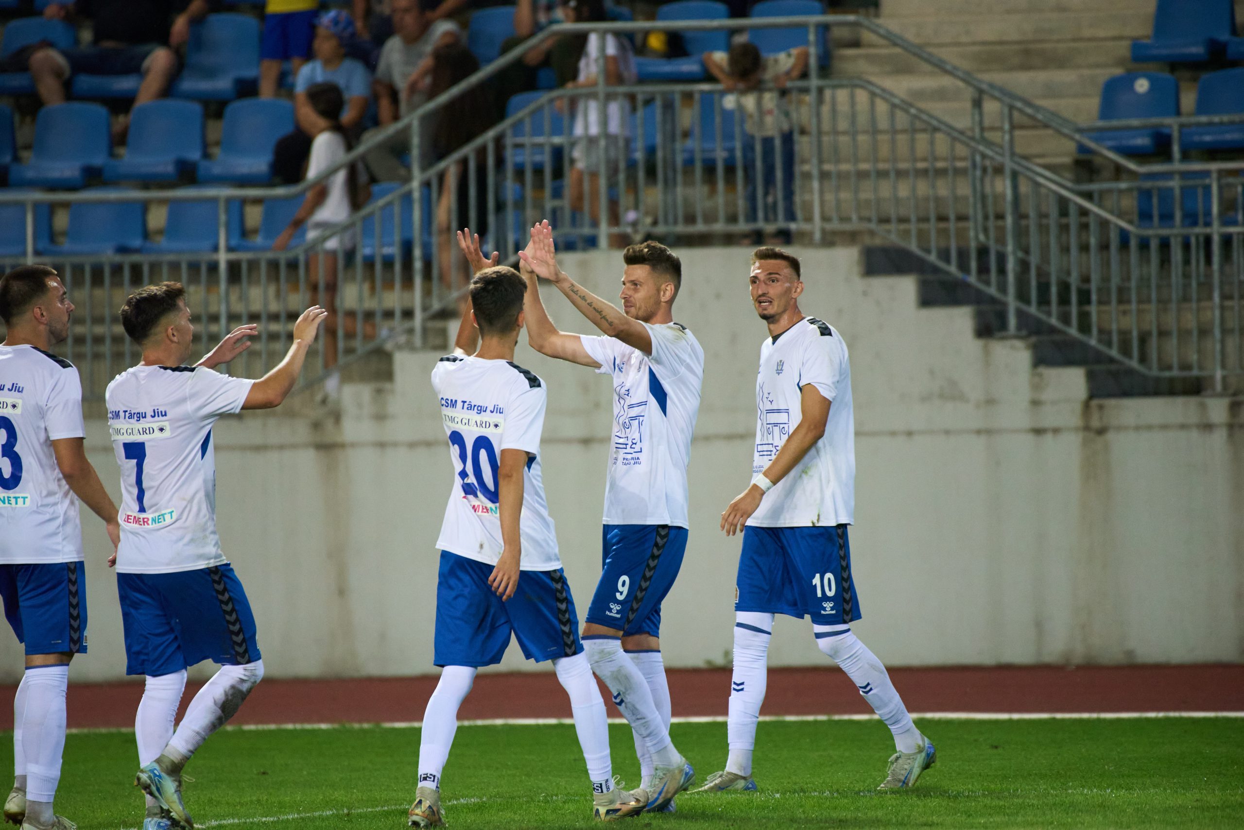 CSM Târgu Jiu, prima victorie pe teren propriu din acest sezon! CSM Târgu Jiu -ACSO Filiași 3-1