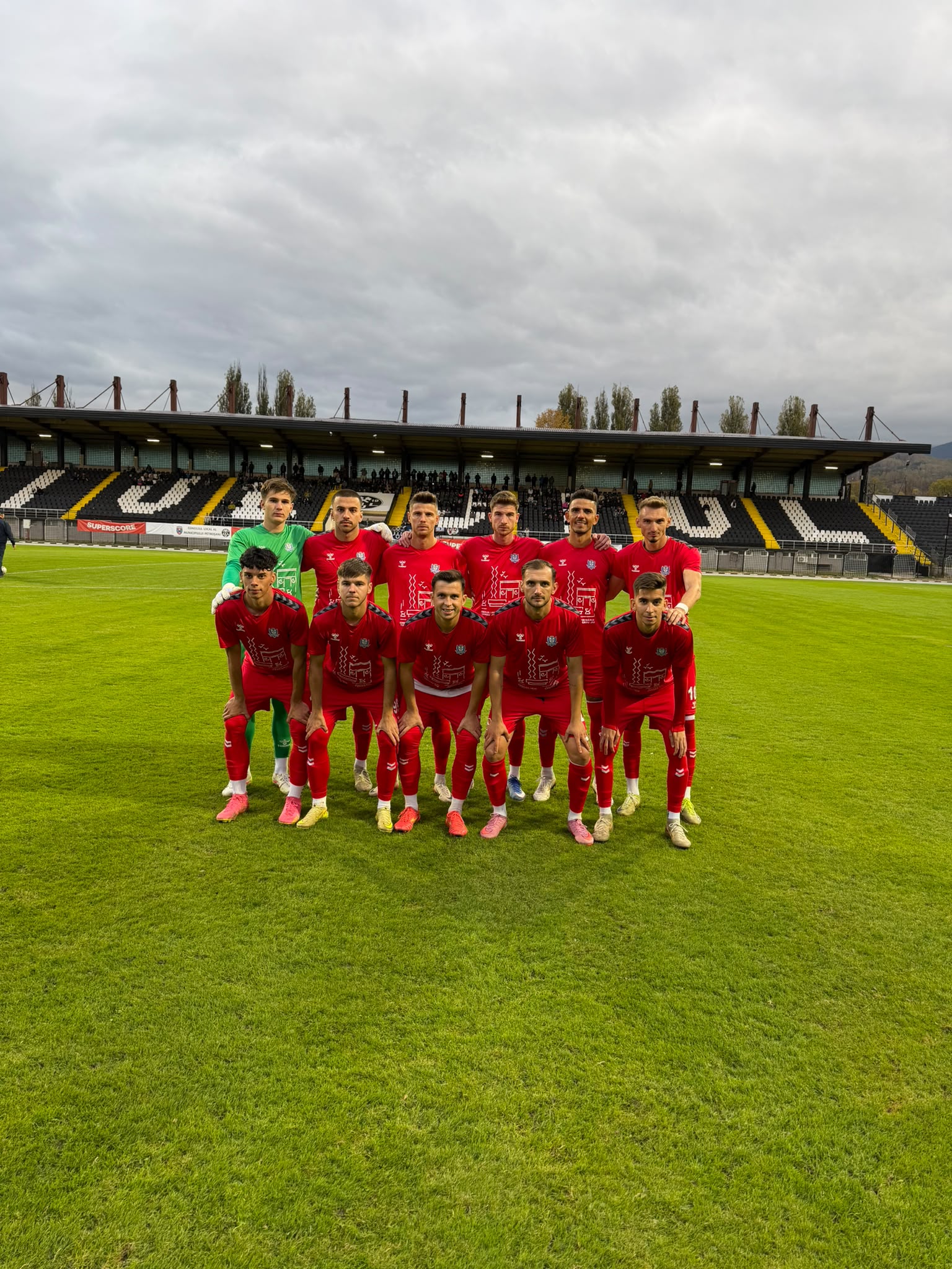 CSM Târgu Jiu, învinsă în Valea Jiului. Gorjenii au avut 3 jucători eliminați! Jiul Petroșani -CSM Târgu Jiu 2-0